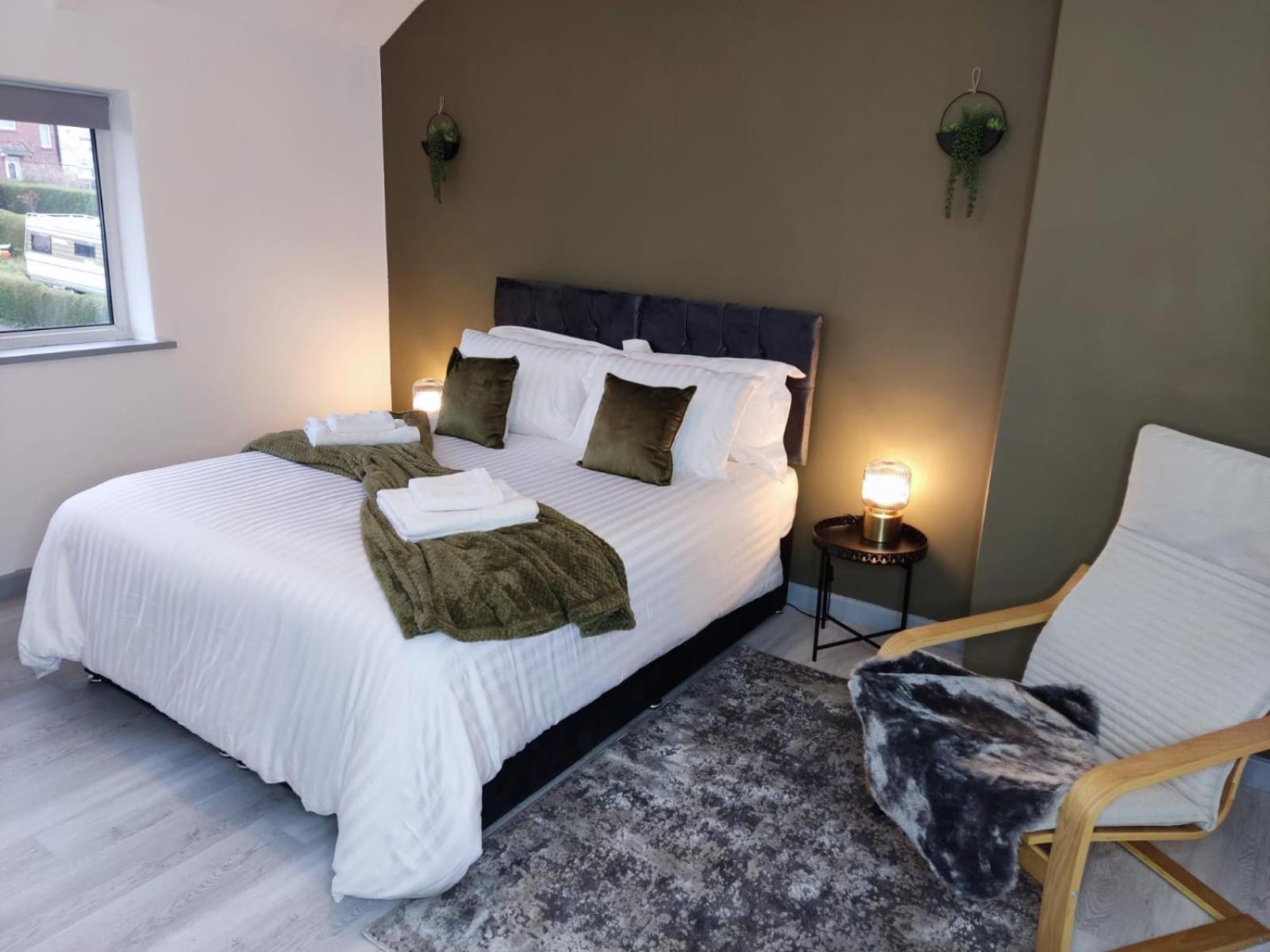 Comfortable 3 Bedrooms Leeds Beach House - Ideal For Family And Contractors - Free Parking For 2 Cars Extérieur photo