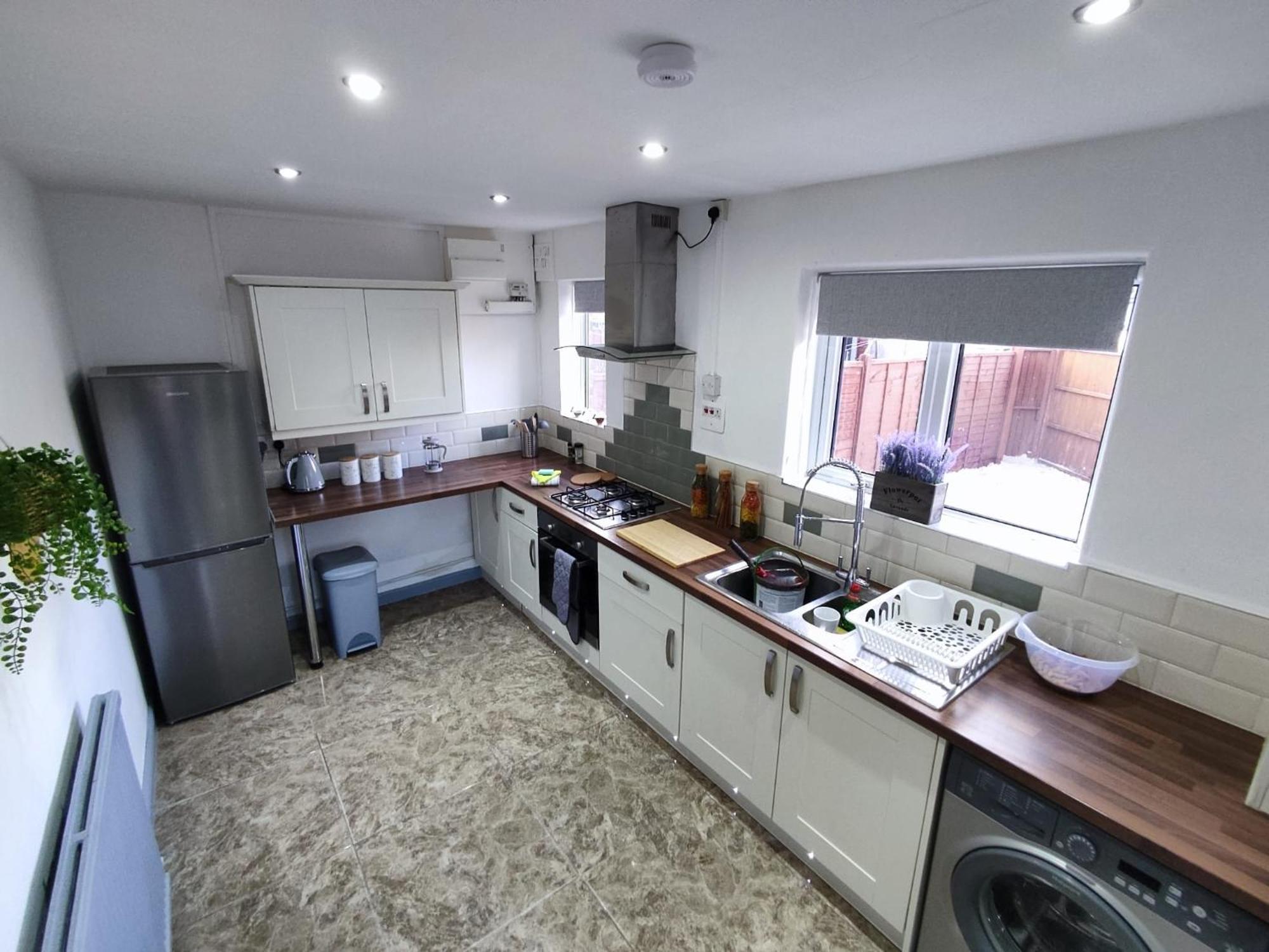 Comfortable 3 Bedrooms Leeds Beach House - Ideal For Family And Contractors - Free Parking For 2 Cars Extérieur photo