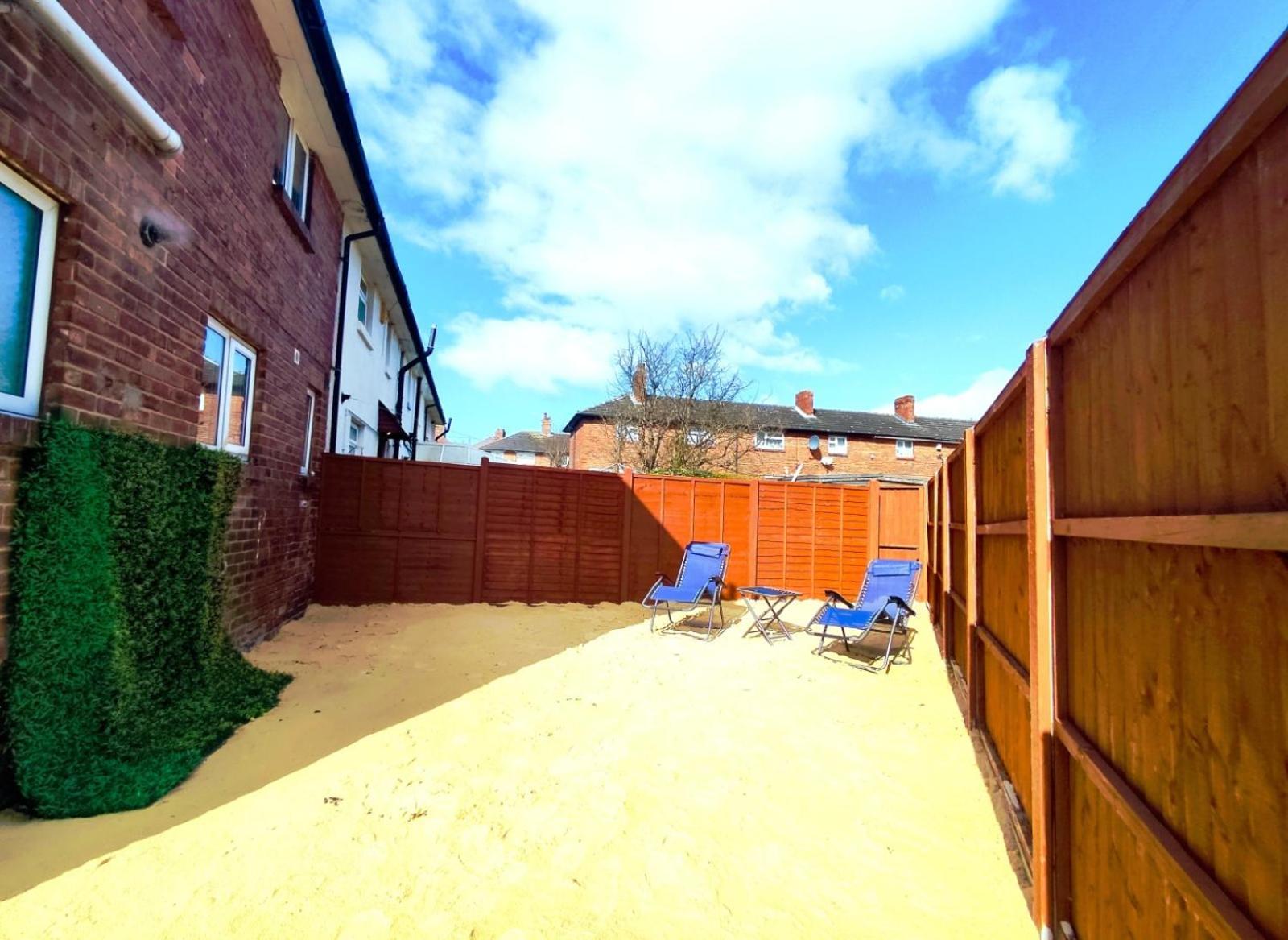 Comfortable 3 Bedrooms Leeds Beach House - Ideal For Family And Contractors - Free Parking For 2 Cars Extérieur photo
