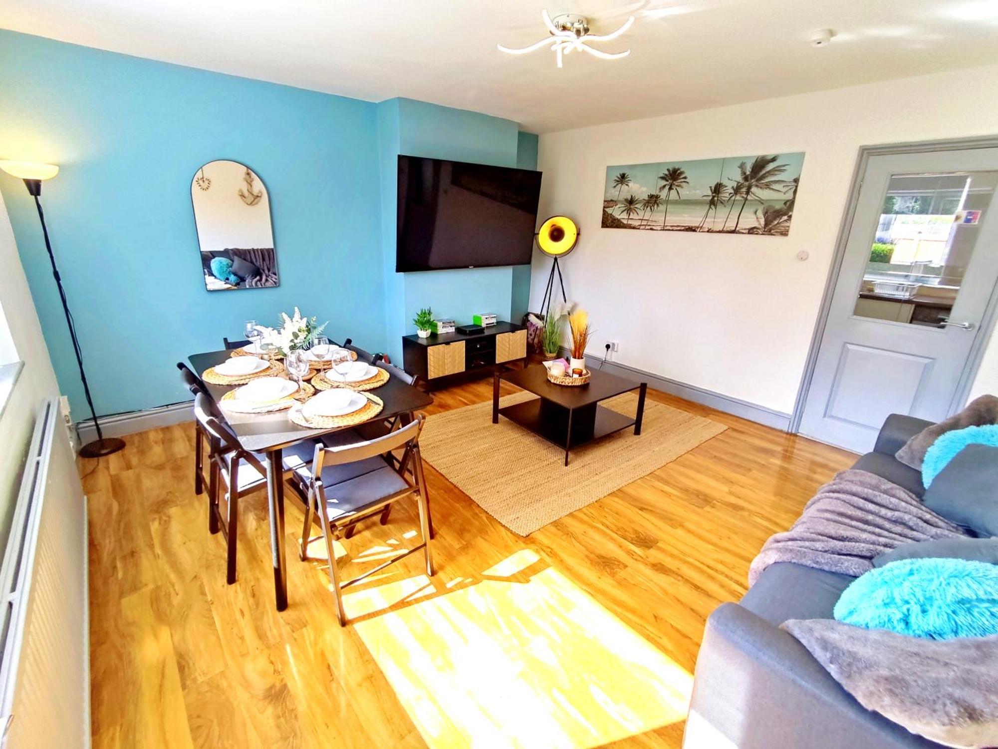 Comfortable 3 Bedrooms Leeds Beach House - Ideal For Family And Contractors - Free Parking For 2 Cars Extérieur photo