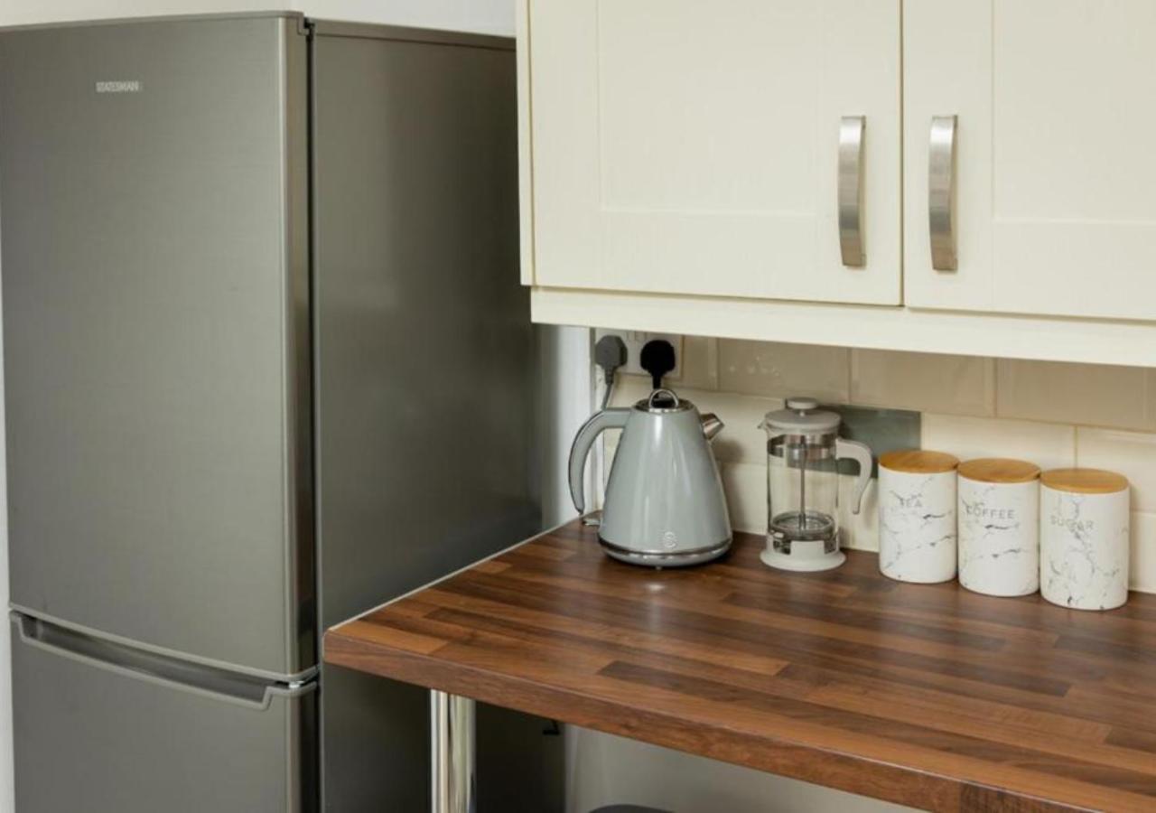 Comfortable 3 Bedrooms Leeds Beach House - Ideal For Family And Contractors - Free Parking For 2 Cars Extérieur photo