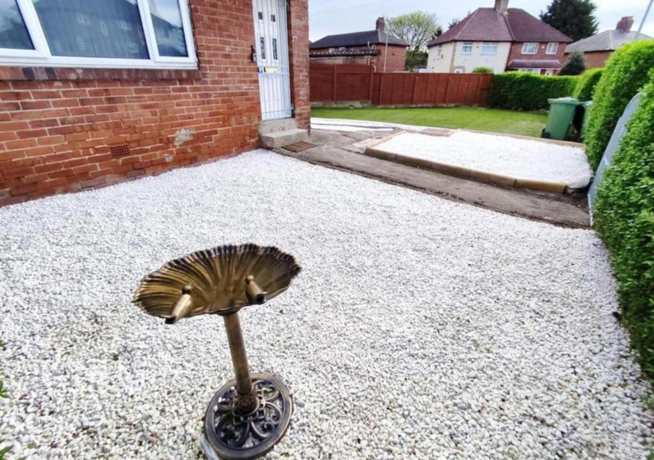 Comfortable 3 Bedrooms Leeds Beach House - Ideal For Family And Contractors - Free Parking For 2 Cars Extérieur photo