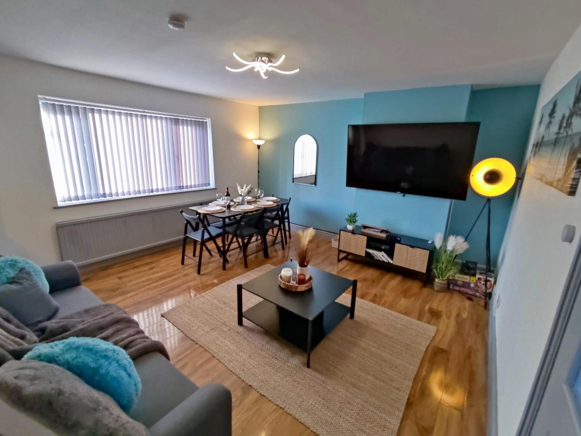 Comfortable 3 Bedrooms Leeds Beach House - Ideal For Family And Contractors - Free Parking For 2 Cars Extérieur photo