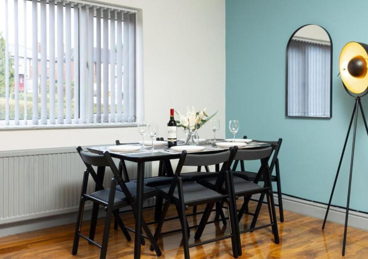 Comfortable 3 Bedrooms Leeds Beach House - Ideal For Family And Contractors - Free Parking For 2 Cars Extérieur photo